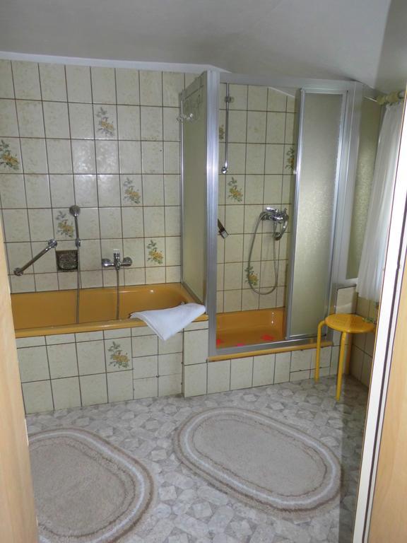 Koester & Hahnemann Rinteln Room photo